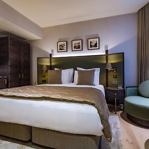 Queen Room John Gass
